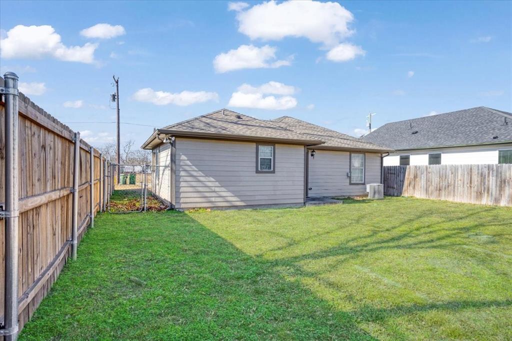 307 N Carter Property Photo 31