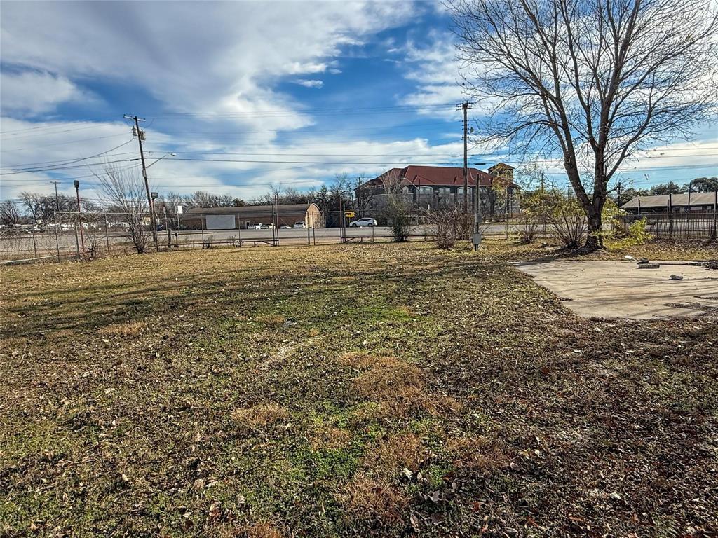 1709 N Main Street Property Photo 6