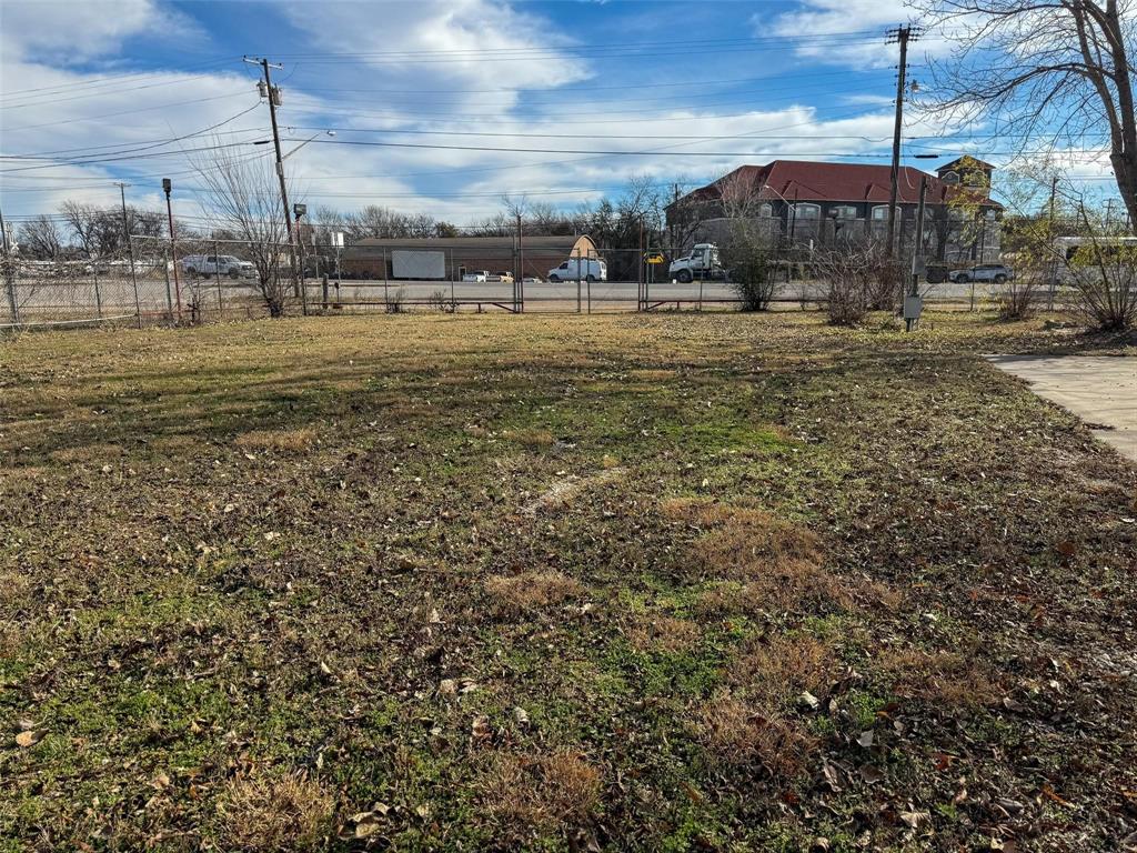 1709 N Main Street Property Photo 8