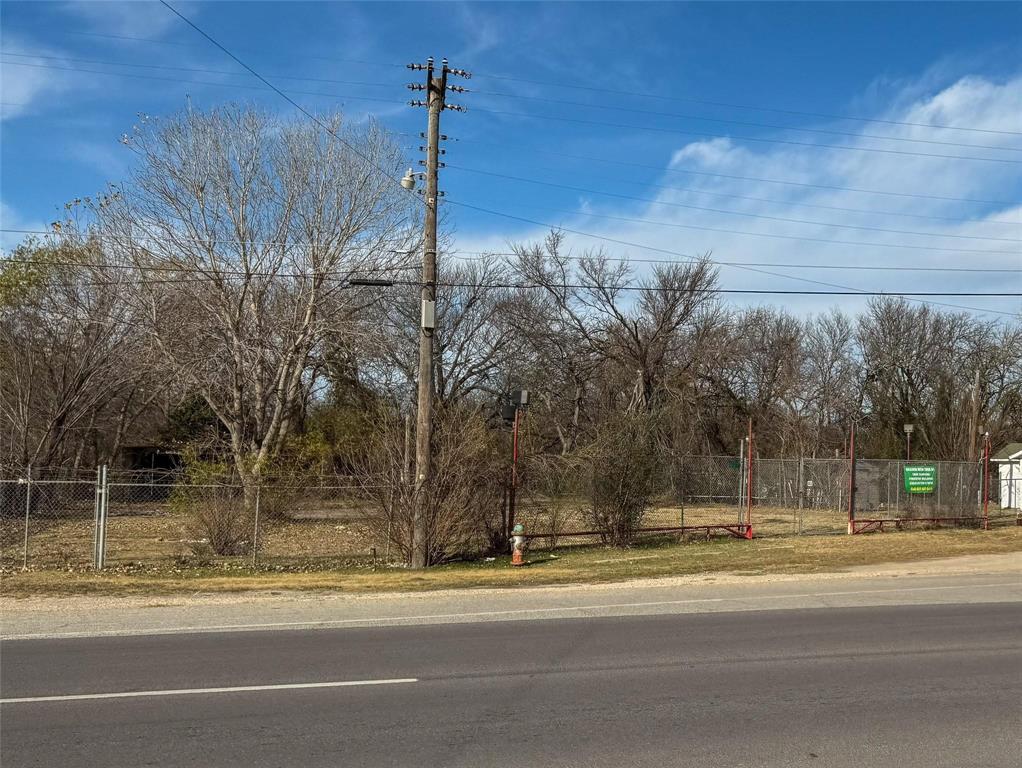 1709 N Main Street Property Photo 12