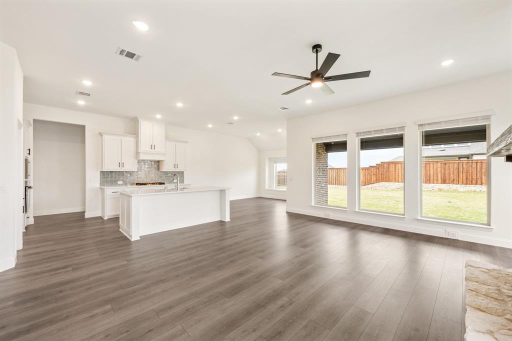 2406 Drummond Street Property Photo 15