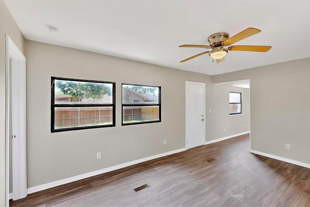 3112 Red River Street Property Photo 4