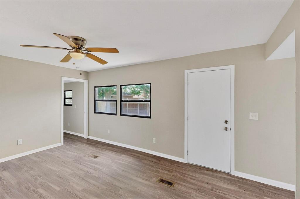 3112 Red River Street Property Photo 5