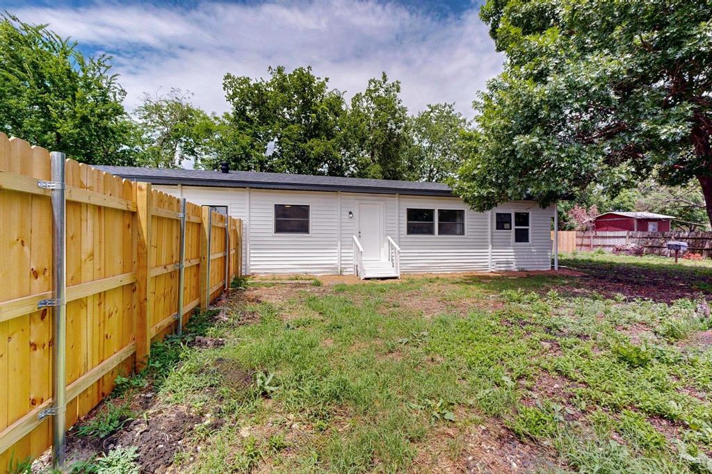 3112 Red River Street Property Photo 10
