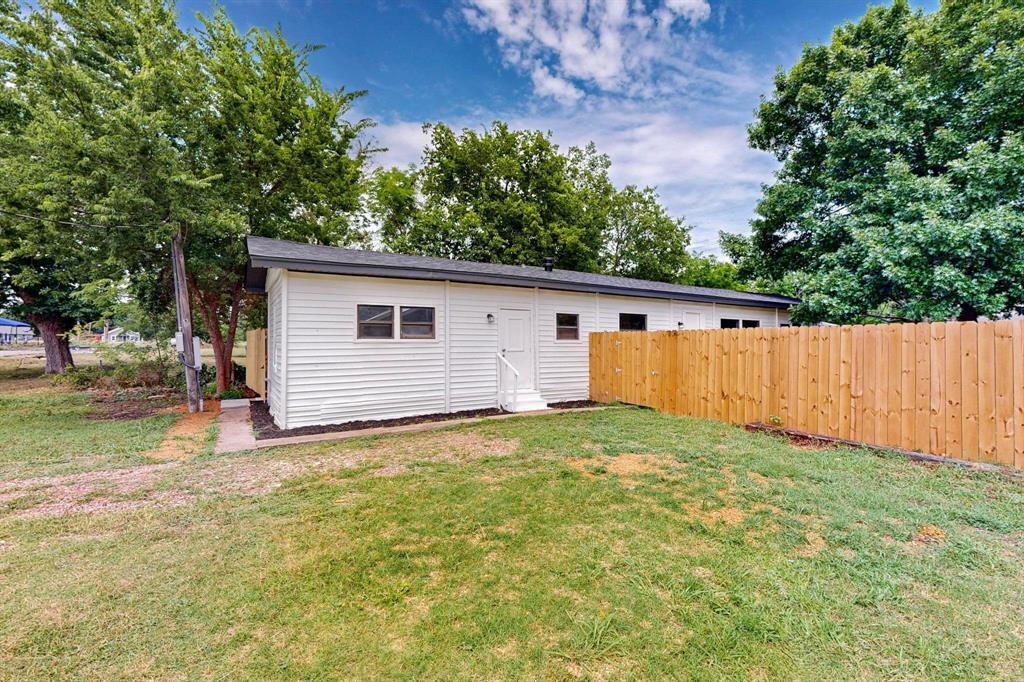 3112 Red River Street Property Photo 11