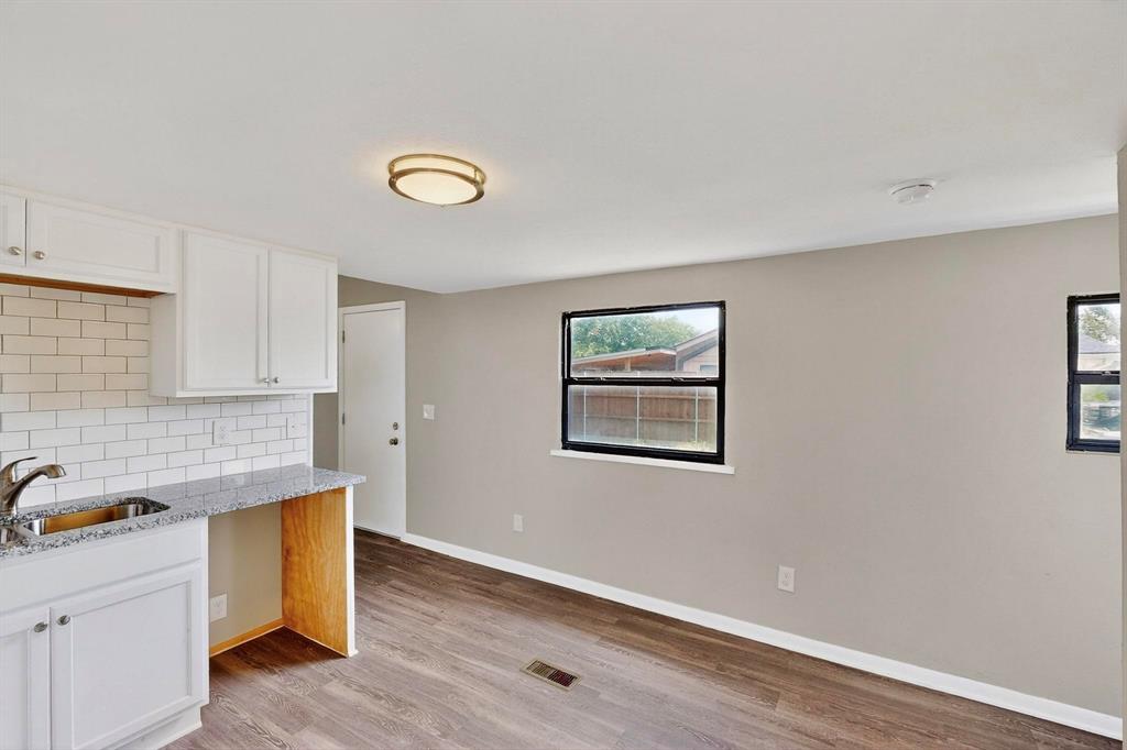 3112 Red River Street Property Photo 16