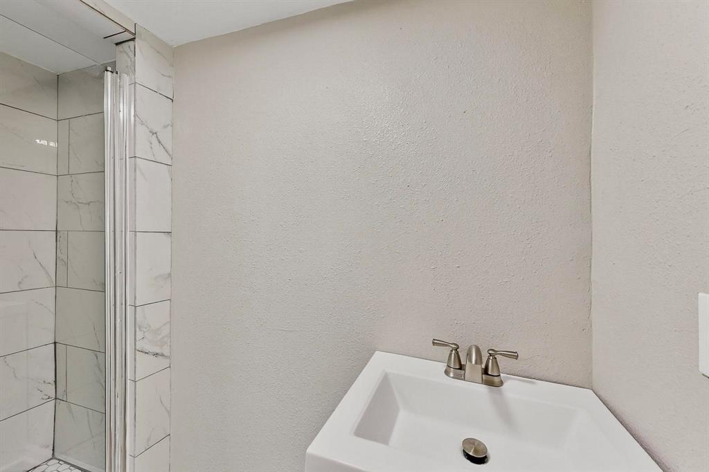 3112 Red River Street Property Photo 26