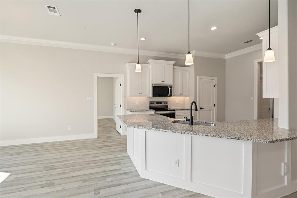 723 Cobblestone Circle Property Photo 7