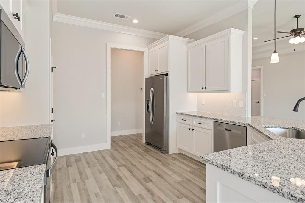723 Cobblestone Circle Property Photo 8