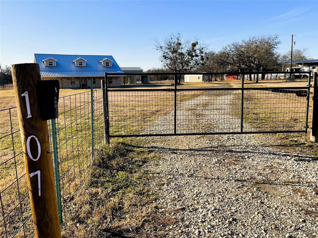 107 S Highway 14 Property Photo 7