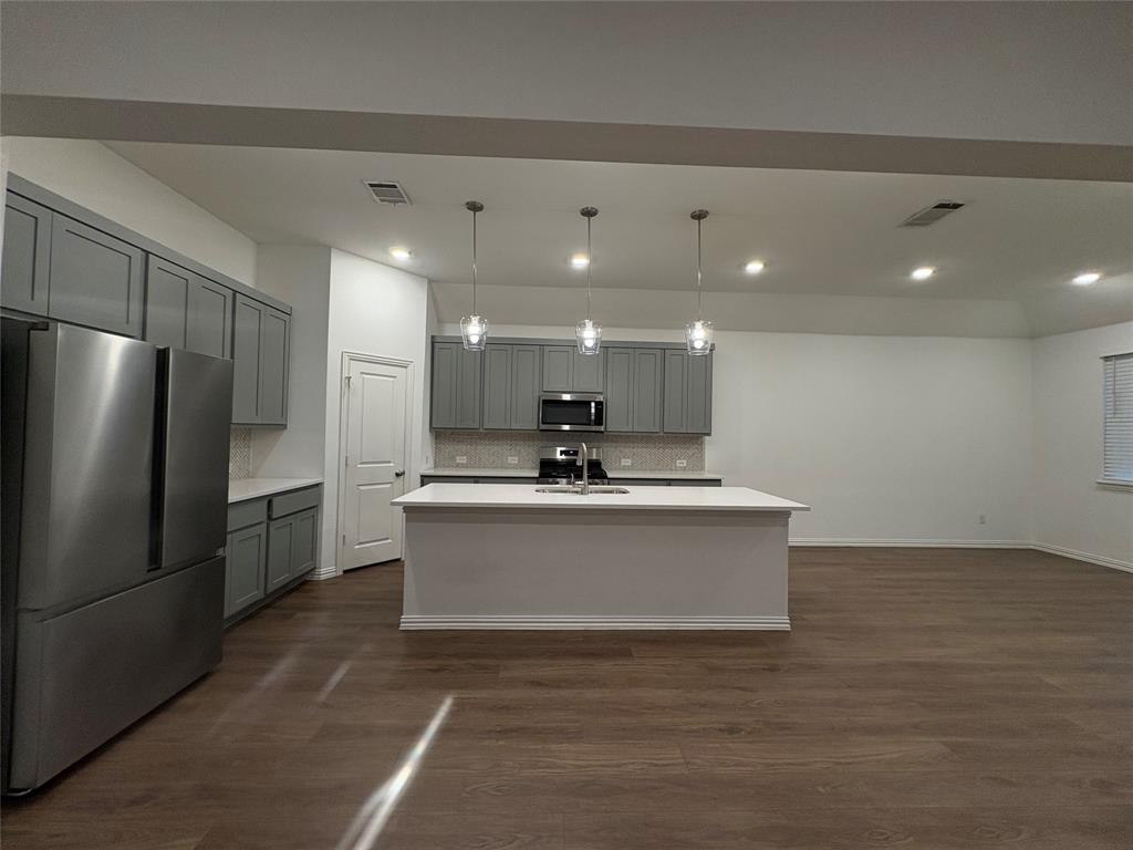 1736 Everglades Drive Property Photo 2