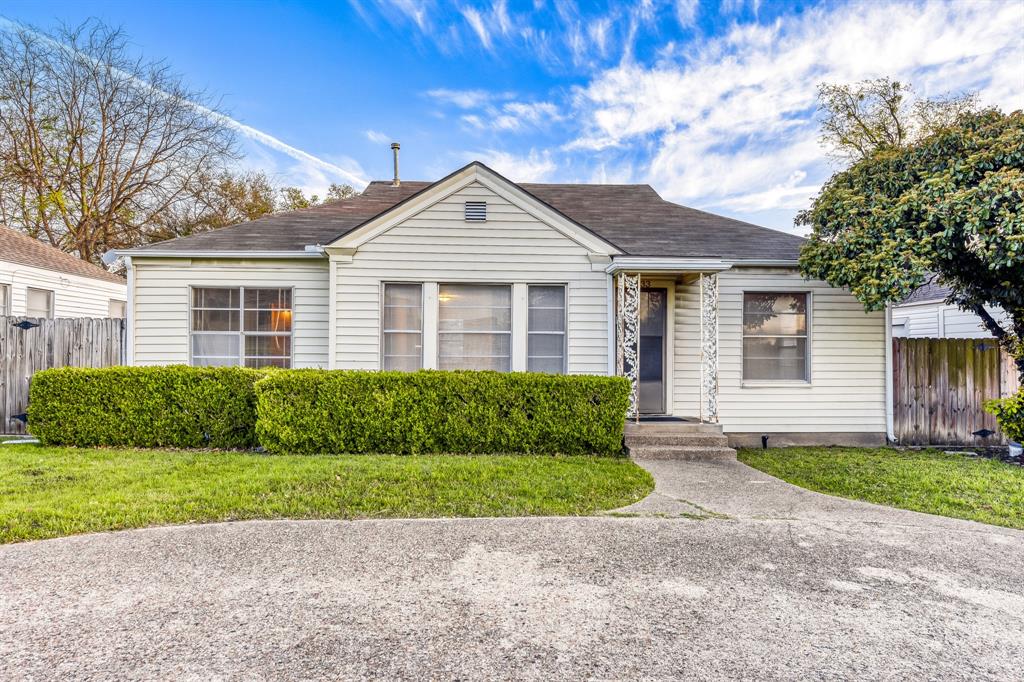 5833 E Mockingbird Lane Property Photo 1