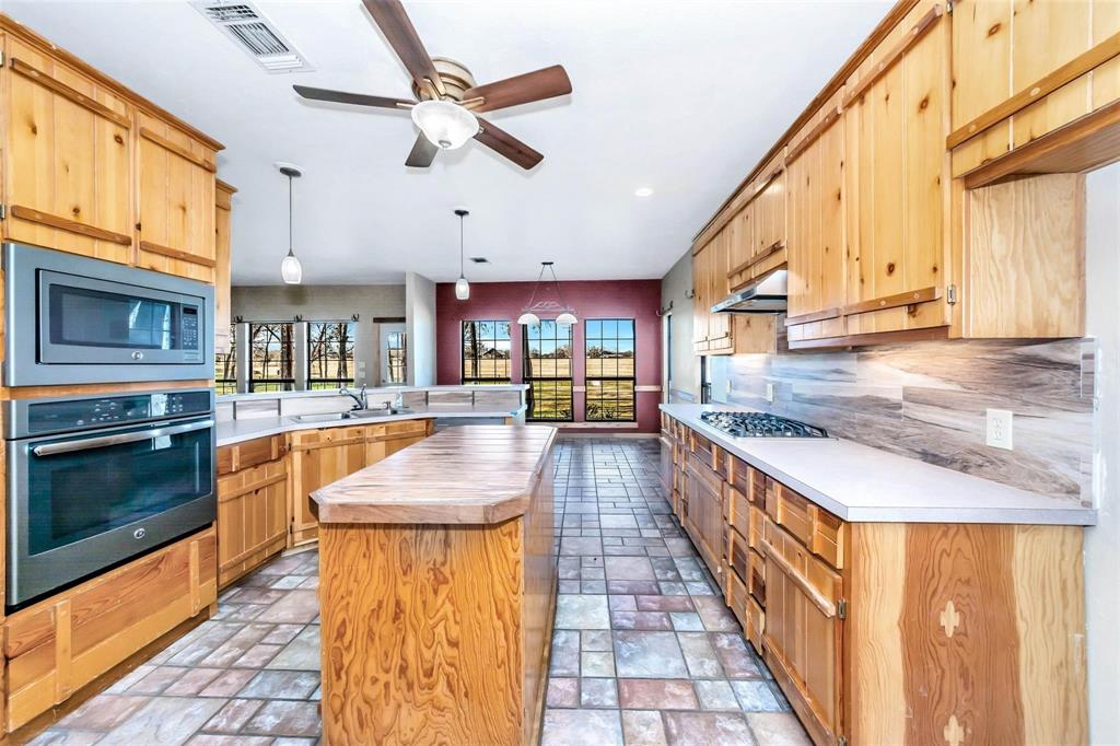 131 County Road 4680 Property Photo 8
