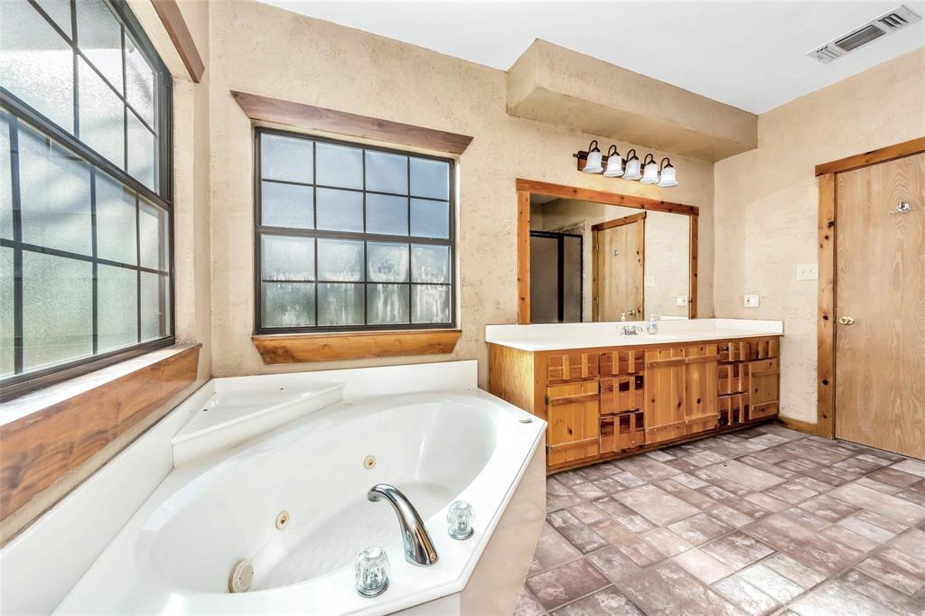 131 County Road 4680 Property Photo 18