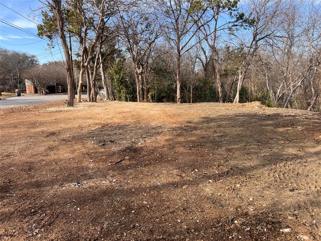2912 Maple Hill Circle Property Photo 4