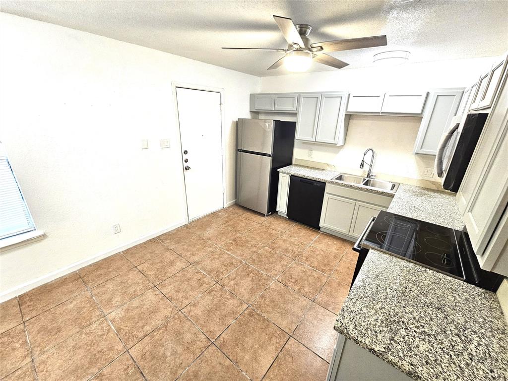 724 Bluebonnet Drive A Property Photo 2