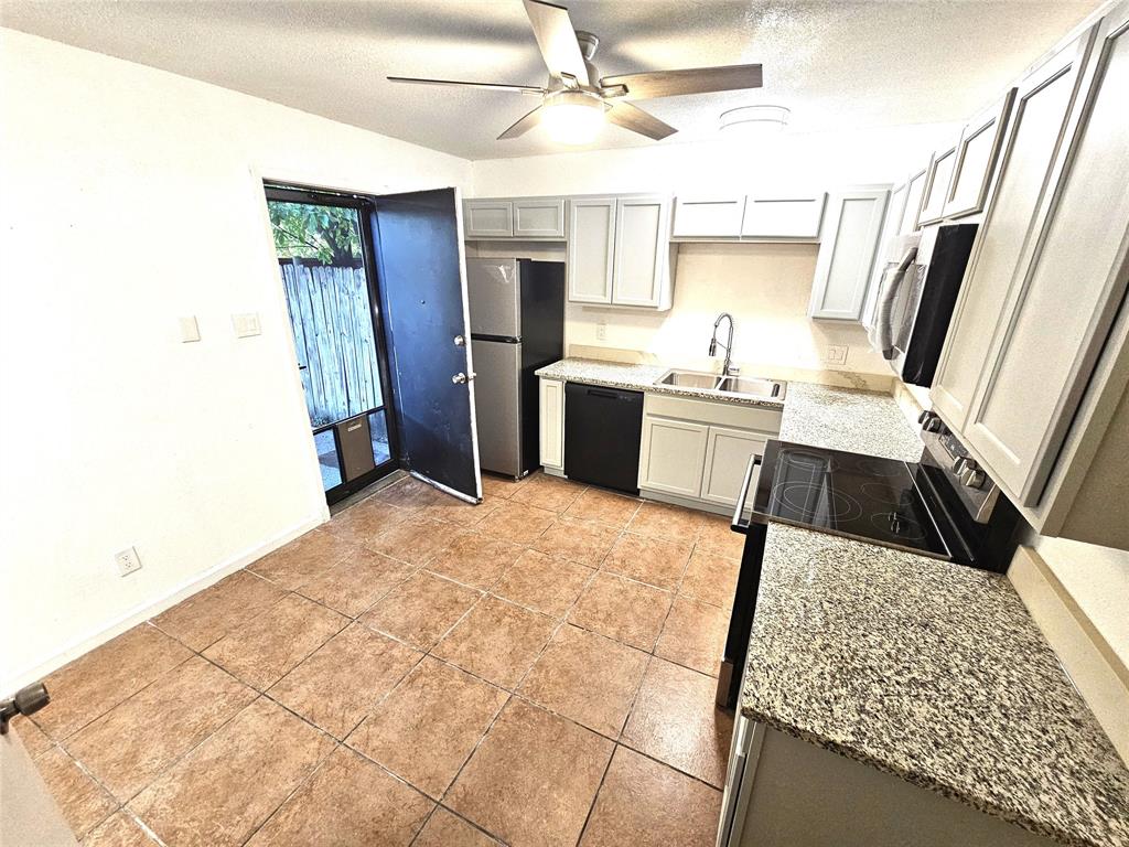 724 Bluebonnet Drive A Property Photo 8