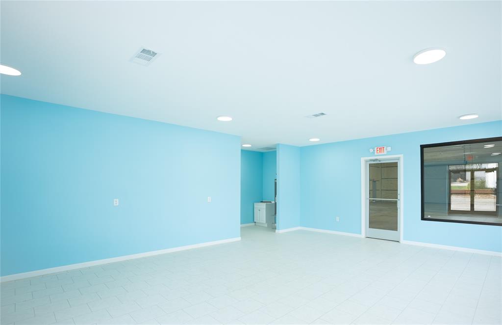 535 W Kennedale Parkway Property Photo 5
