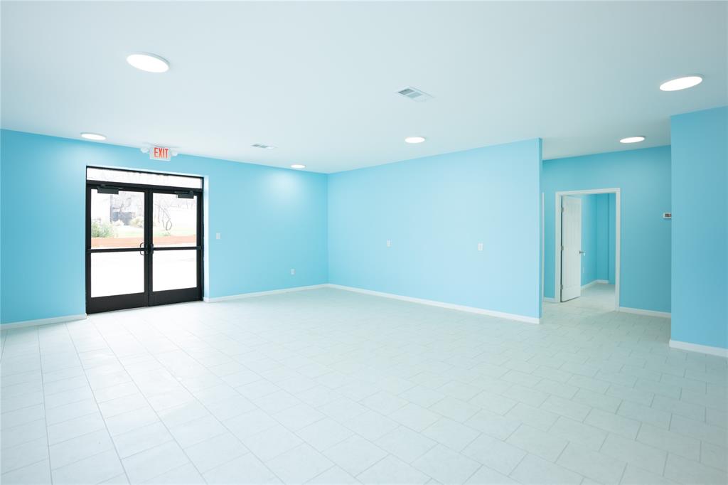 535 W Kennedale Parkway Property Photo 8