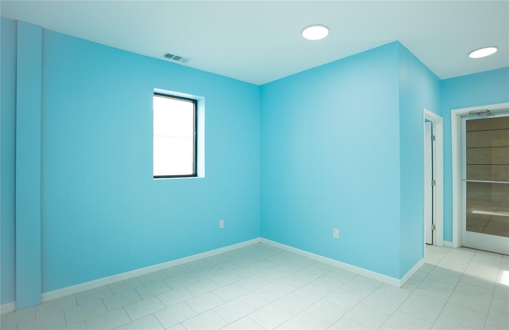 535 W Kennedale Parkway Property Photo 9