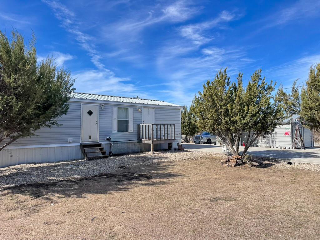 140 Private Road 1708 Property Photo 1
