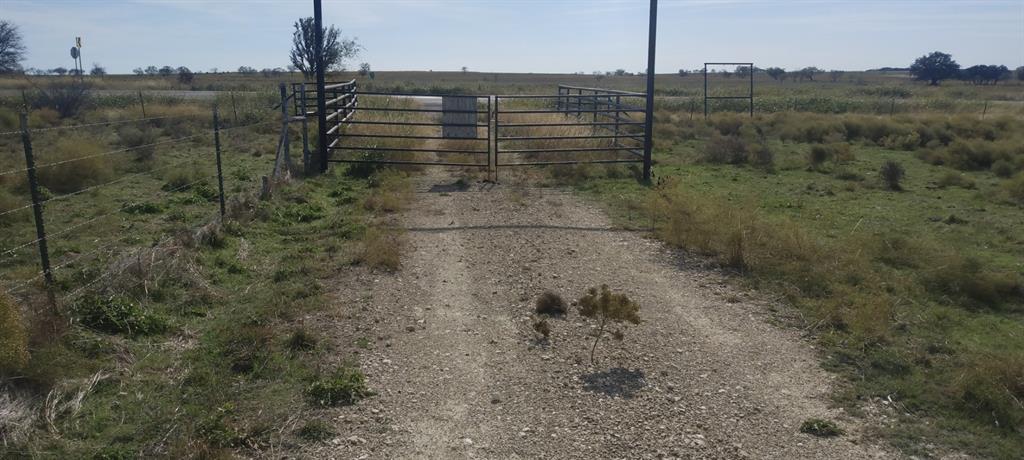 0 Fm-1702 Property Photo 9