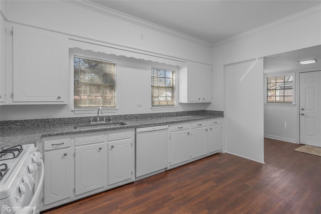 101 N Walnut Street Property Photo 6