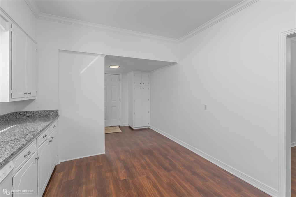 101 N Walnut Street Property Photo 9