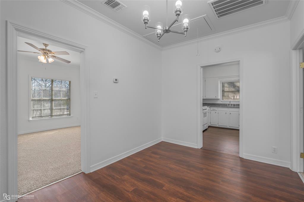 101 N Walnut Street Property Photo 10