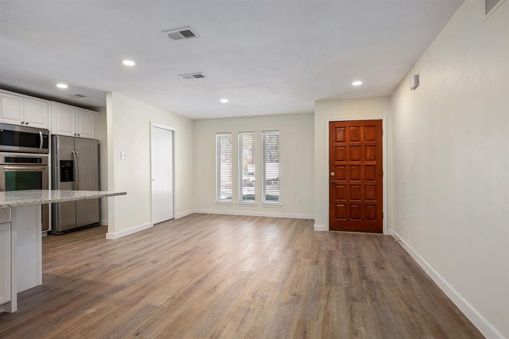 10521 Sandpiper Lane Property Photo 2
