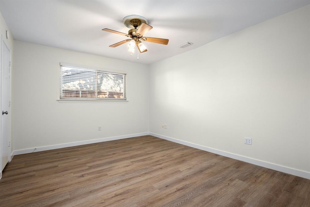 10521 Sandpiper Lane Property Photo 18