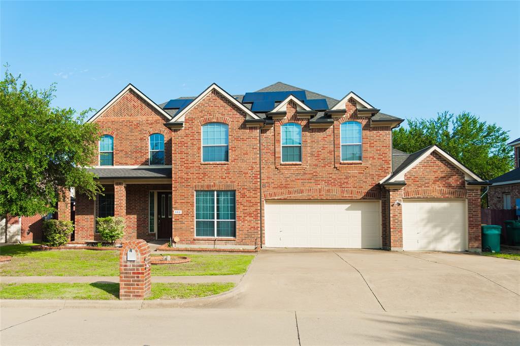 662 Oak Creek Drive Property Photo 1