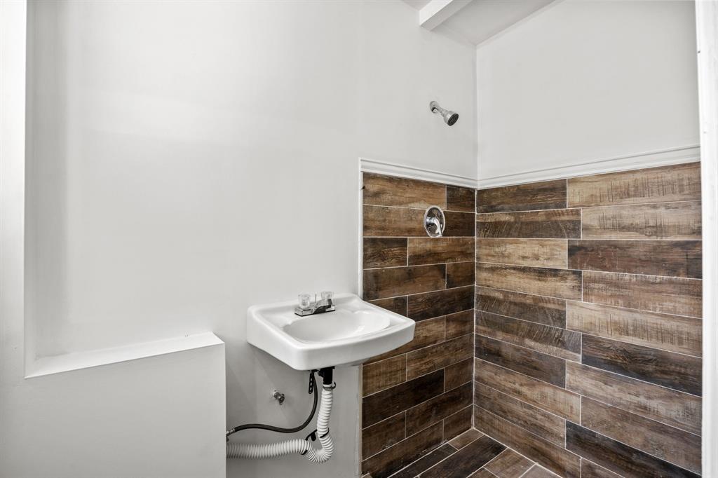 1802 Fordham Road Property Photo 22