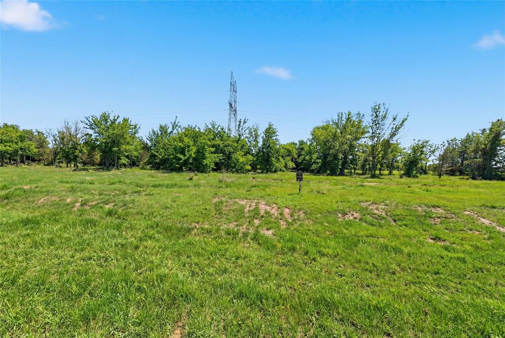 713 Sutton Lane Property Photo 4