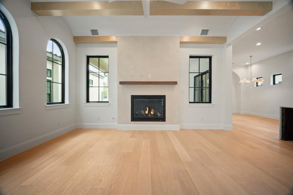 2963 Sunset Boulevard Property Photo 14