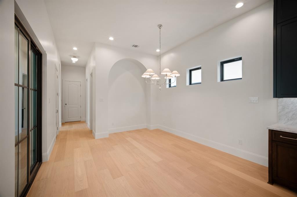 2963 Sunset Boulevard Property Photo 23
