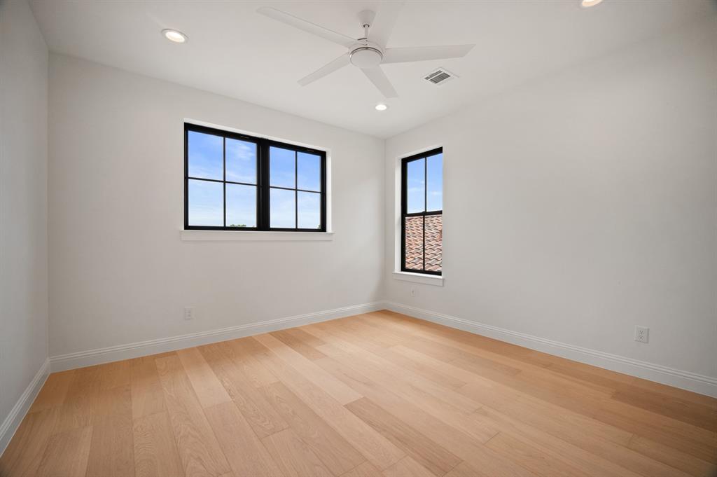 2963 Sunset Boulevard Property Photo 34
