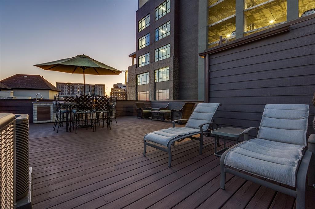 2111 Albany Street Property Photo 7