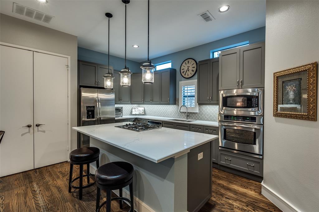 2111 Albany Street Property Photo 10