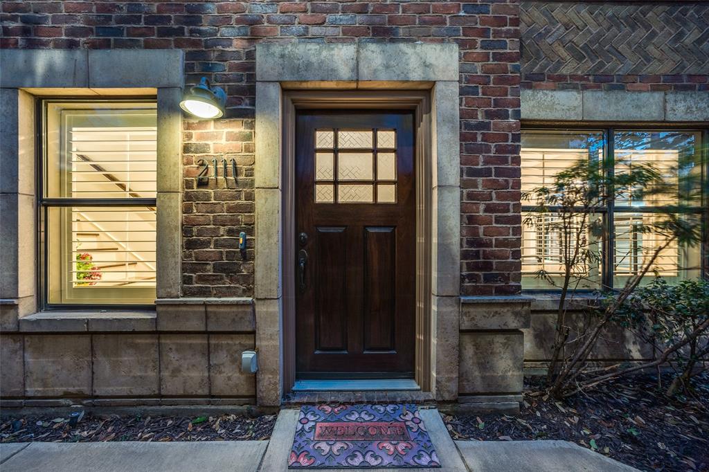 2111 Albany Street Property Photo 27