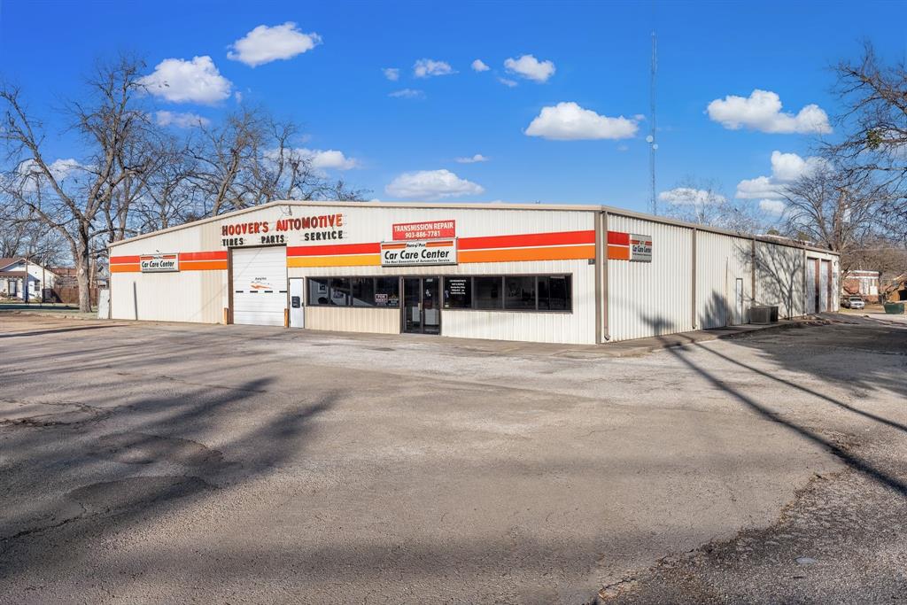 1510 Washington Property Photo 4