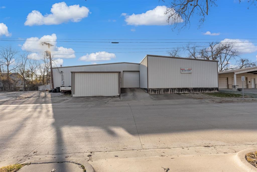 1510 Washington Property Photo 6