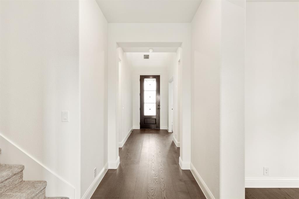 2407 Drummond Street Property Photo 5
