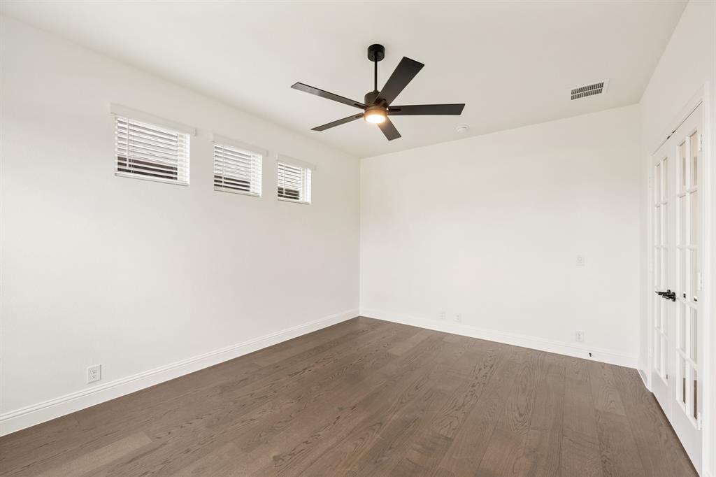 2407 Drummond Street Property Photo 6