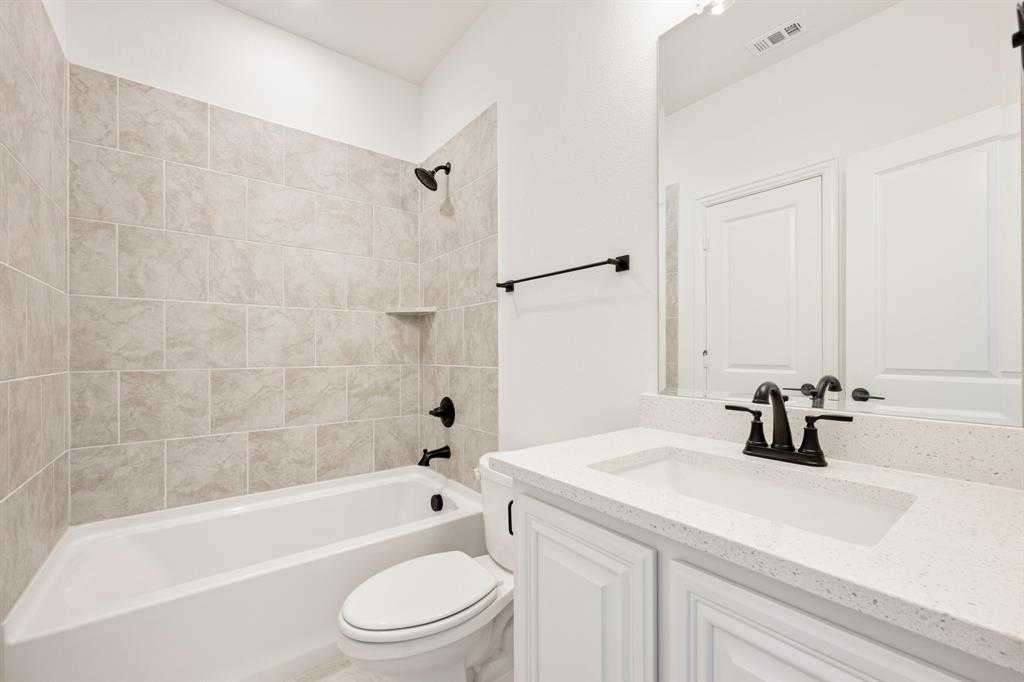 2407 Drummond Street Property Photo 9