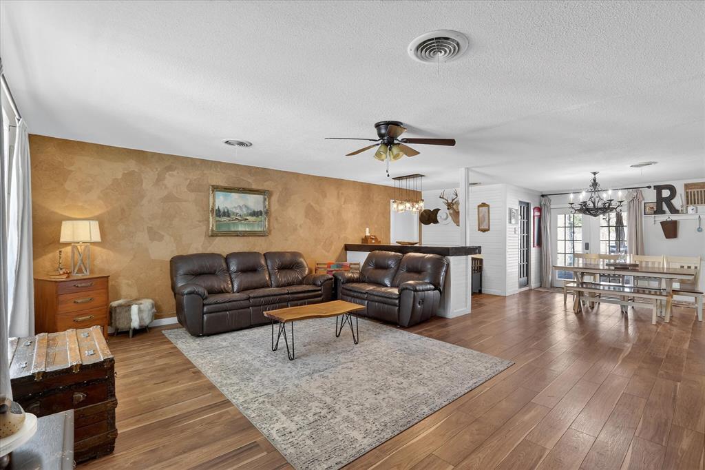 702 El Camino Real Property Photo 6