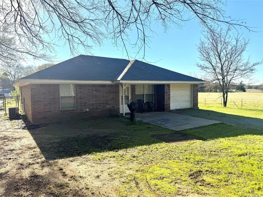 205 County Road 1135 Property Photo 1