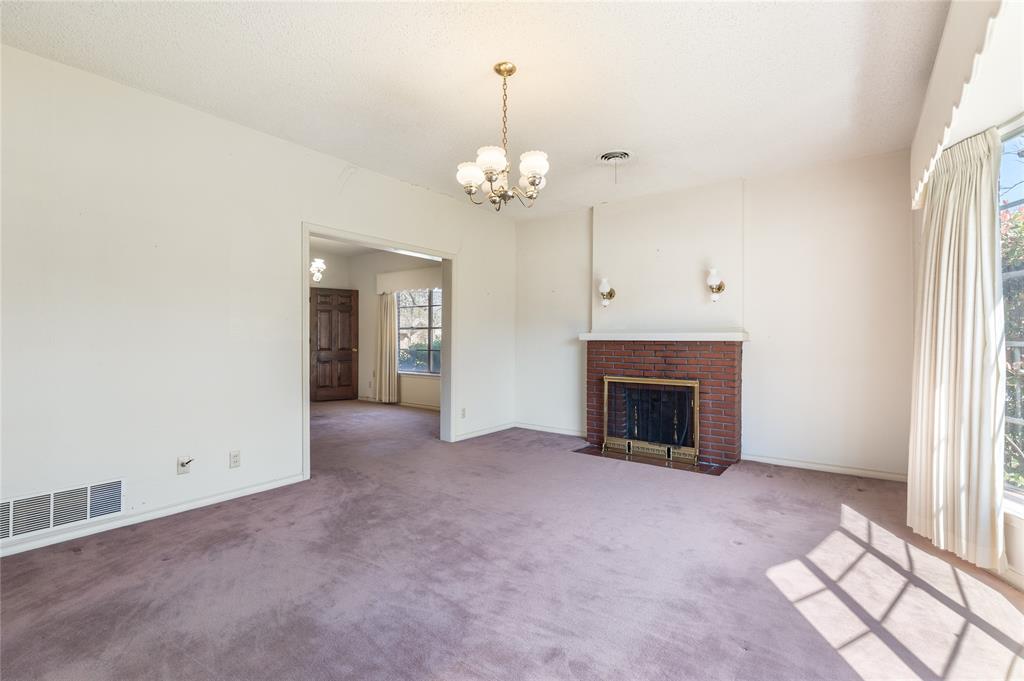 220 N Holly Property Photo 5