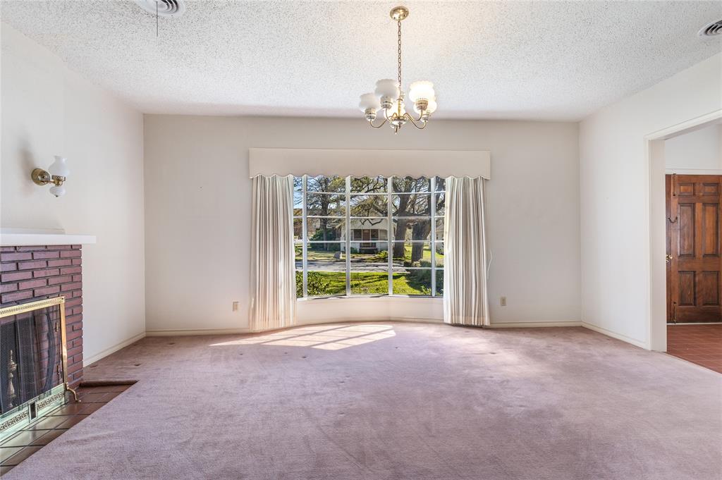 220 N Holly Property Photo 6