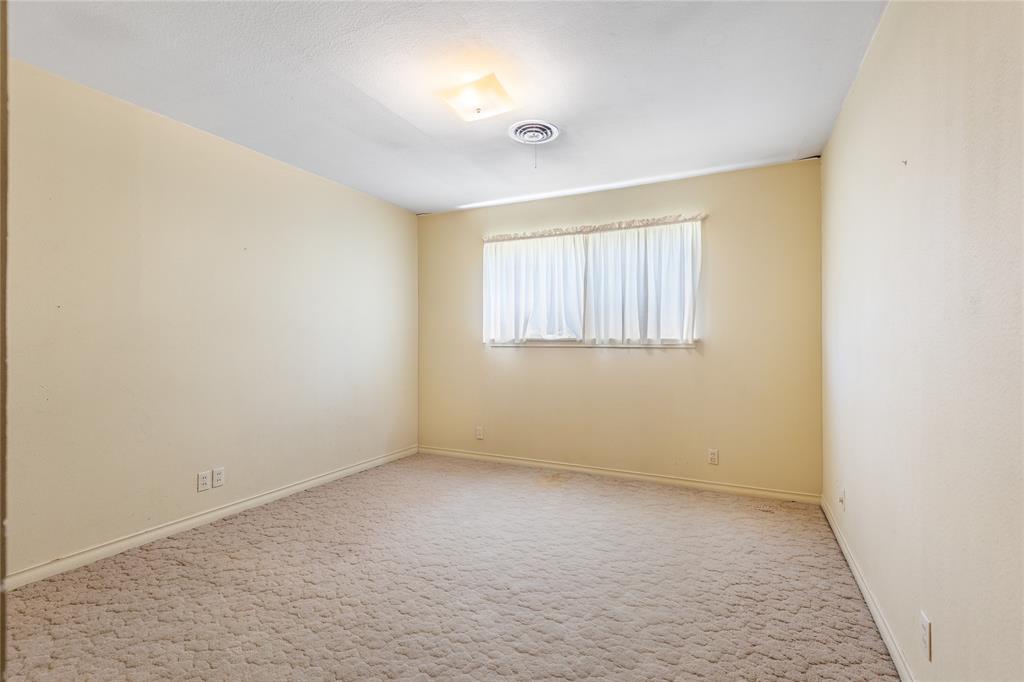 220 N Holly Property Photo 20